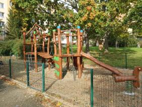 Komplexní oprava dětského hřiště na ulici Čoupkových (2020)
