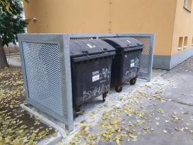 Kontejnerová stání na směsný odpad na ulici Absolonova 77 a 83 (2021)