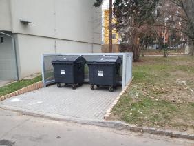 Kontejnerové stání na směsný odpad na ul. Absolonova 71 (2022)