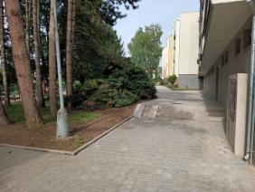 Oprava chodníku za bytovými domy na ul. Urbánkova 18-26 (2024)